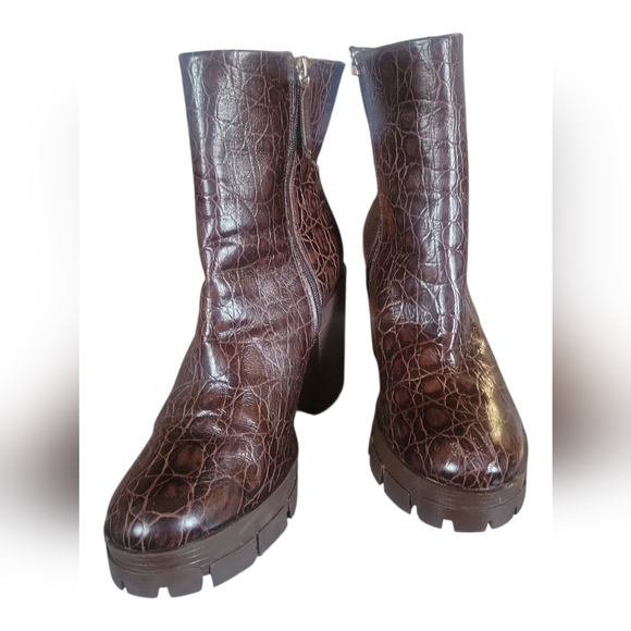 Schutz Gwendoline Dark Brown Mid Calf Faux Leather Croc-Embossed Heeled Boots 11 - Picture 1 of 8